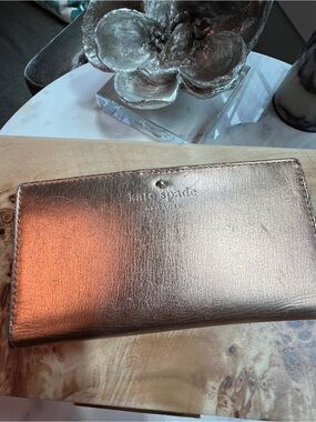 Kate Spade Metallic Rose Gold Slim Bifold Continental Wallet